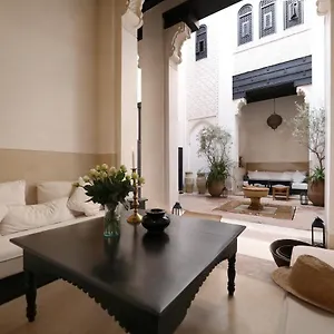 azzouna13.marrakeshhotelsmorocco.com/
